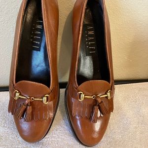 Amalfi tan loafers with gold accent and tassels with fringe. Like new.